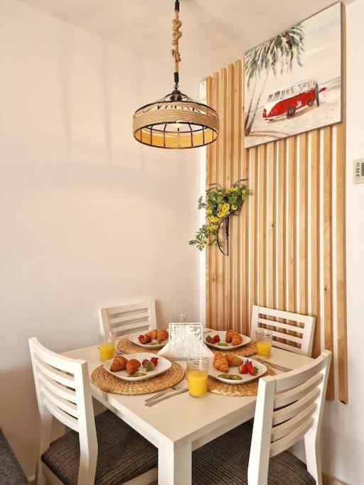 Apartmán Acogedor Piso Con Terraza Y Parking! Benalmádena Exteriér fotografie
