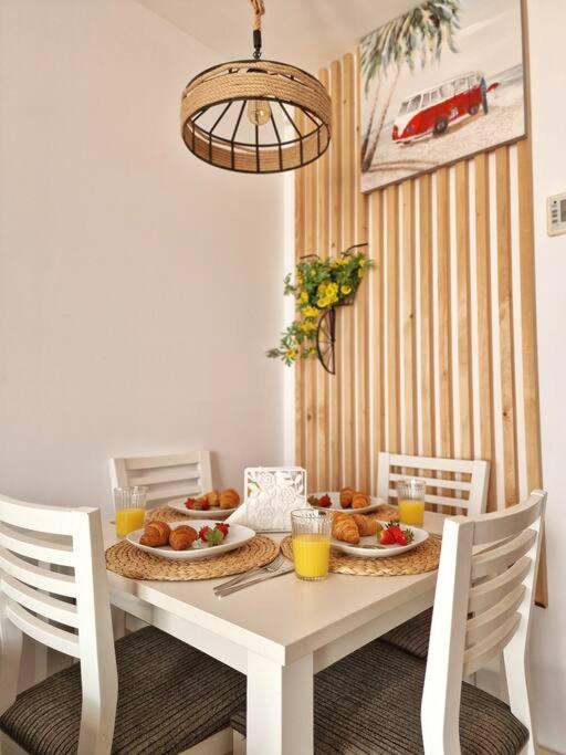 Apartmán Acogedor Piso Con Terraza Y Parking! Benalmádena Exteriér fotografie