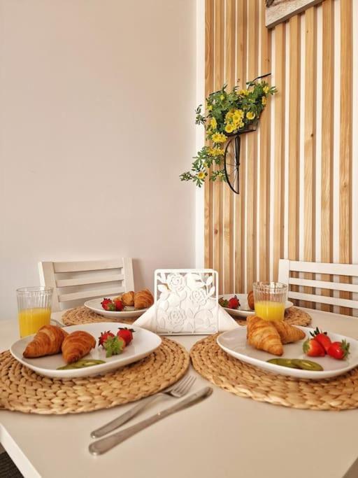 Apartmán Acogedor Piso Con Terraza Y Parking! Benalmádena Exteriér fotografie