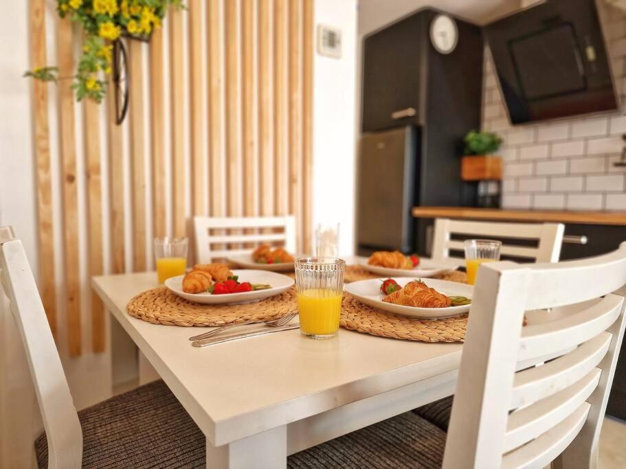 Apartmán Acogedor Piso Con Terraza Y Parking! Benalmádena Exteriér fotografie