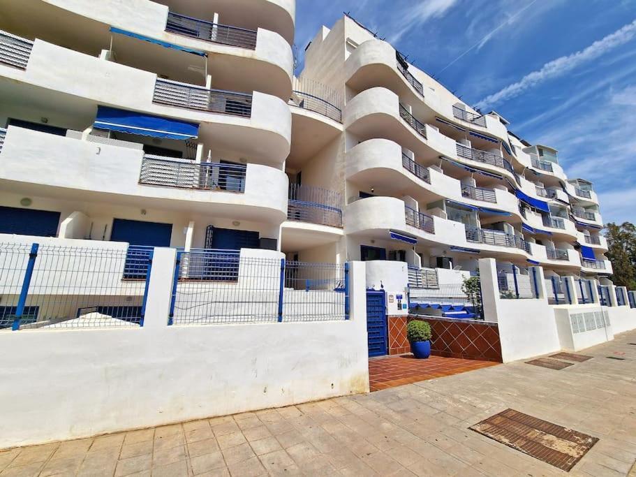 Apartmán Acogedor Piso Con Terraza Y Parking! Benalmádena Exteriér fotografie